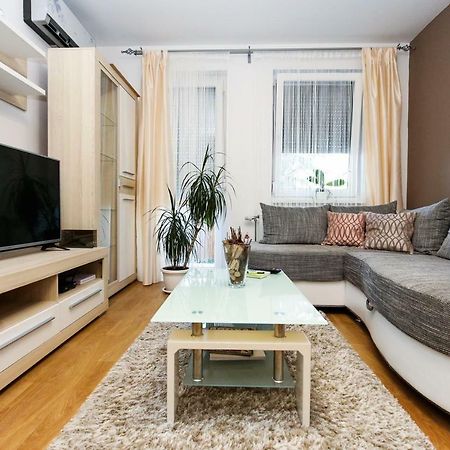 Welcome Apartman Subotica Bagian luar foto