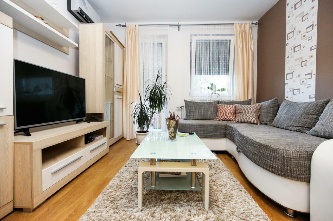 Welcome Apartman Subotica Bagian luar foto