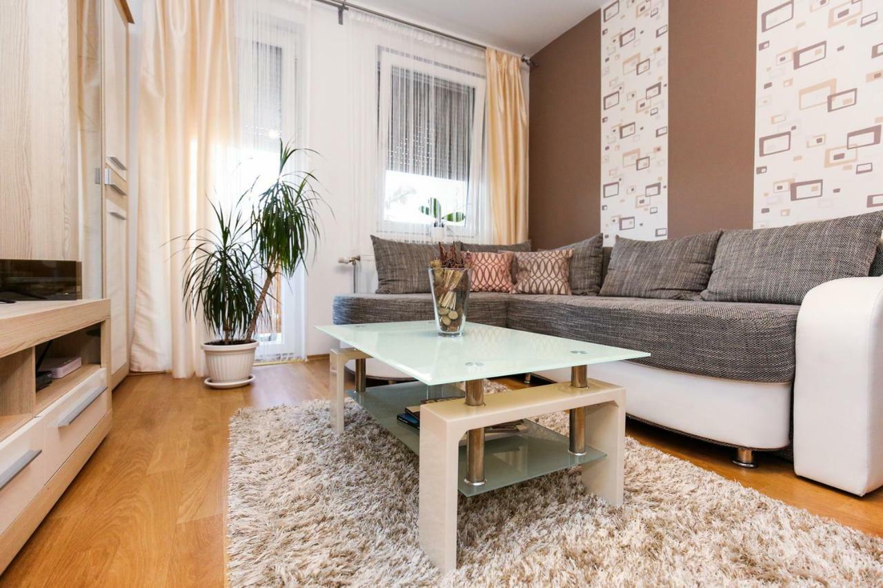 Welcome Apartman Subotica Bagian luar foto