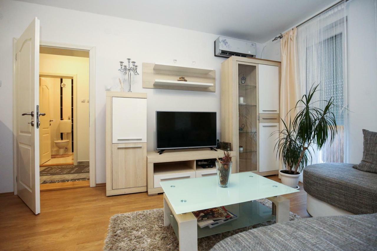 Welcome Apartman Subotica Bagian luar foto